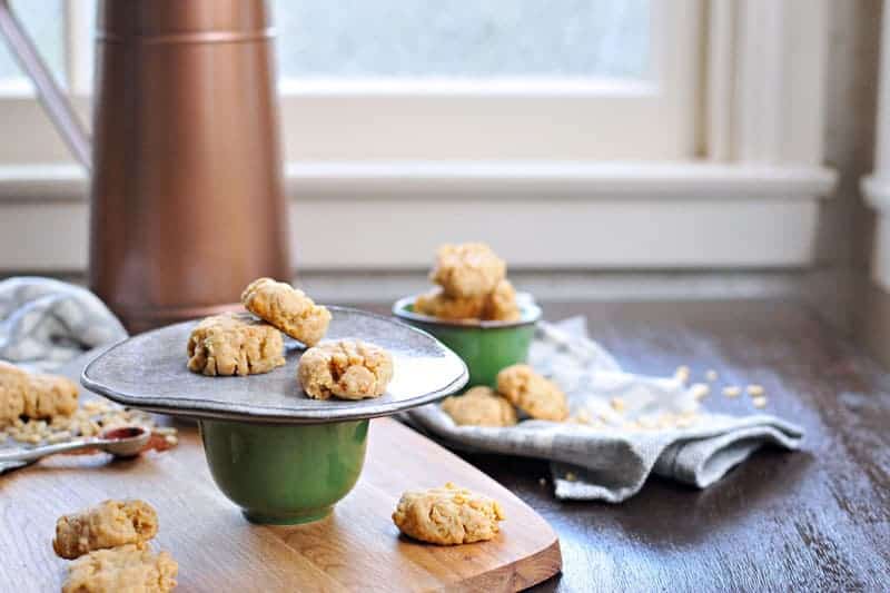 Super simple cheese crisps made with crisped rice cereal!! Great for cheese plates or party trays. Full recipe at www.thepigandquill.com. #partyfood #NYE #recipe #cheese #snacks