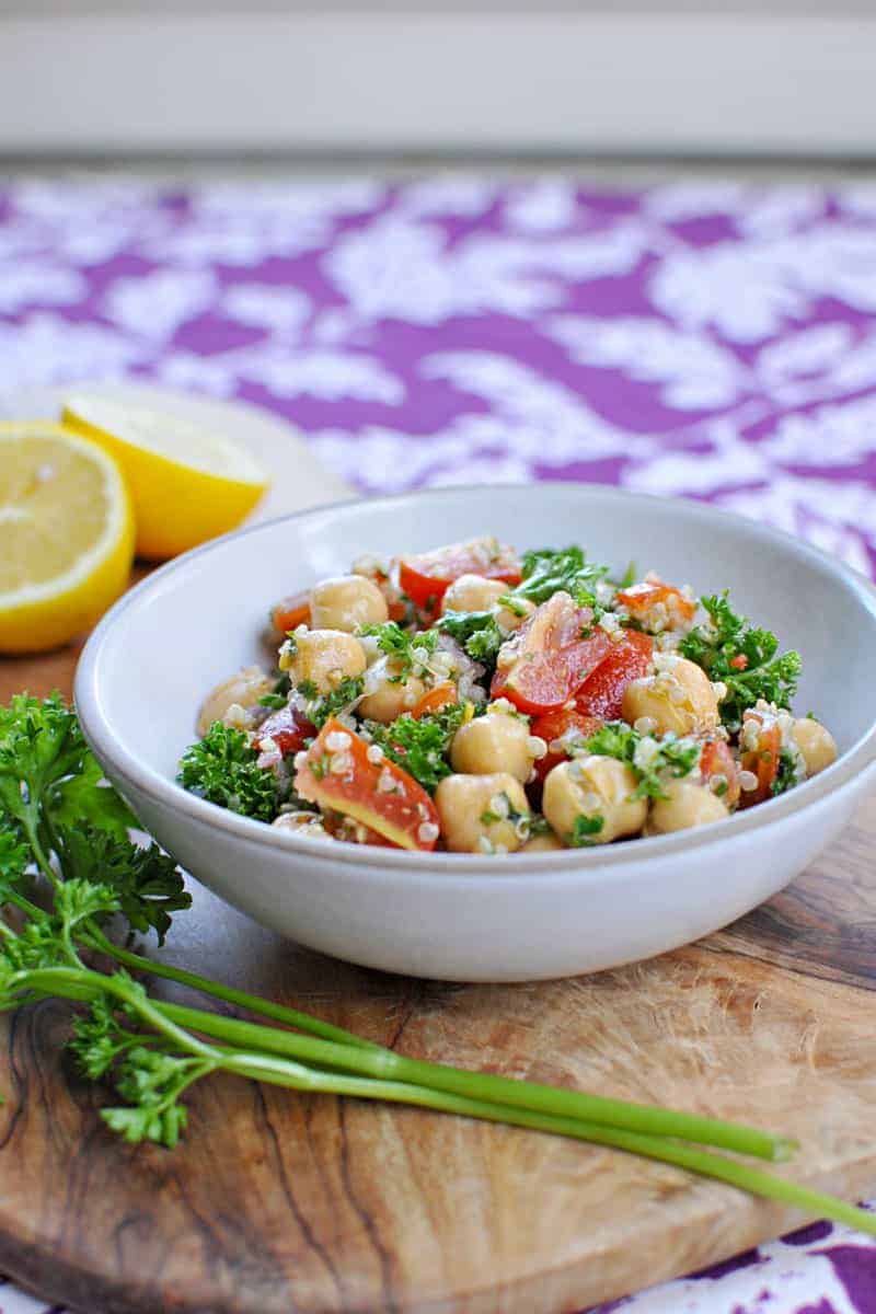 Takes only 10-mins and is perfect for lunches or potlucks! Full recipe at www.thepigandquill.com. #vegan #glutenfree #salad #recipe #quinoa