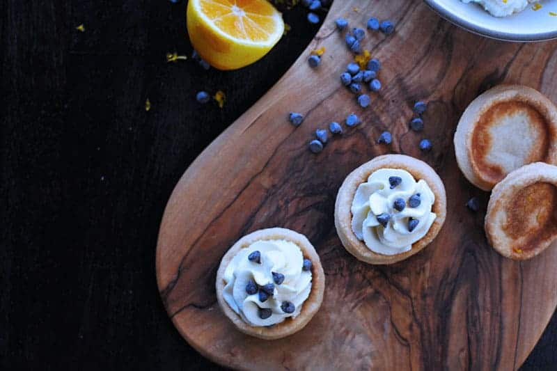 mini meyer lemon cannoli cream tartlets with honey + chocolate chips | via thepigandquill.com
