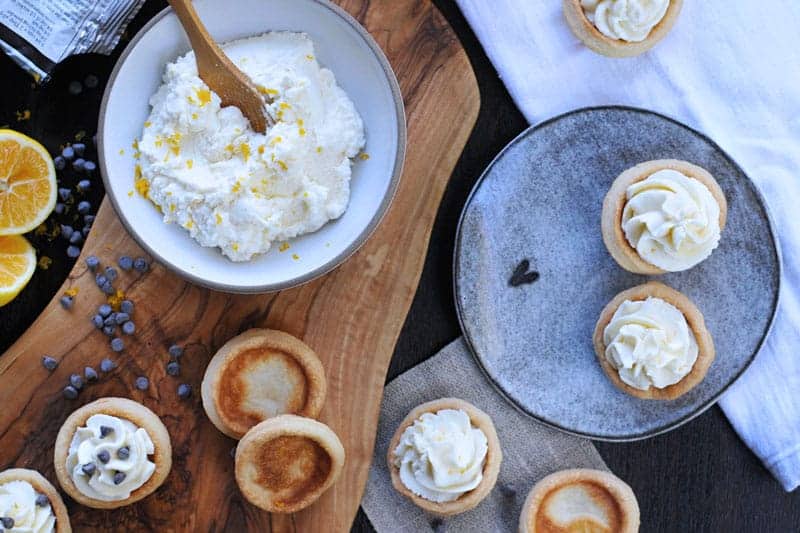 mini meyer lemon cannoli cream tartlets with honey + chocolate chips | via thepigandquill.com