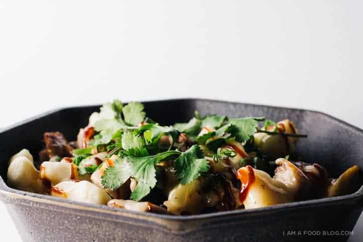 peking duck poutine | i am a food blog guest post (via thepigandquill.com)