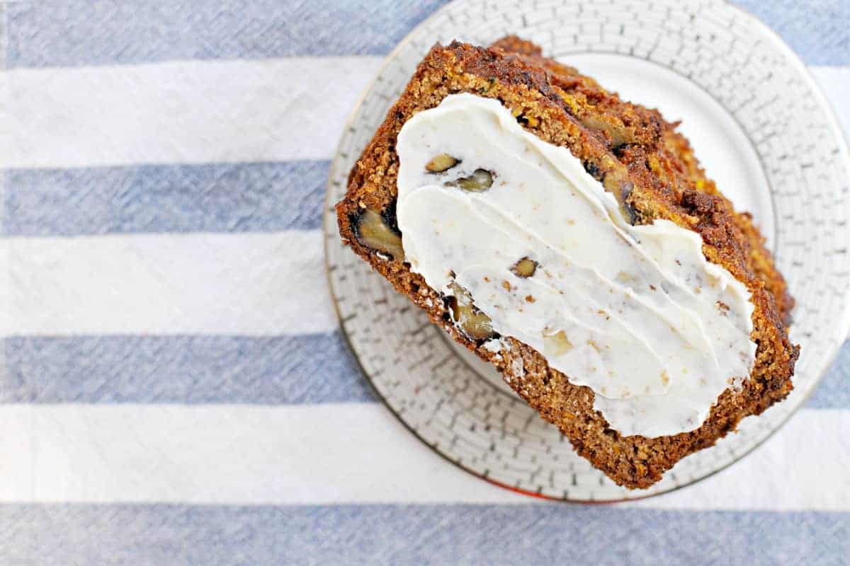 spiced summer squash quickbread recipe - gluten-free/paleoish (via thepigandquill.com)