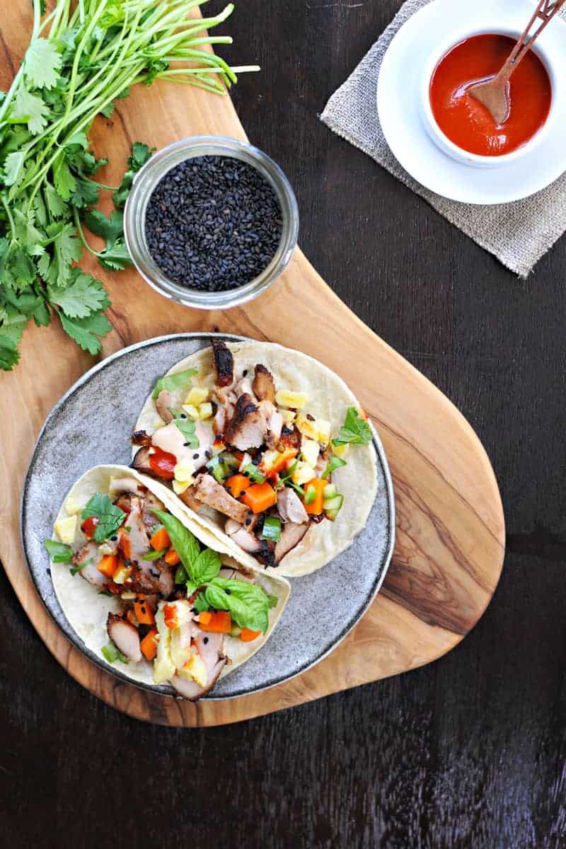 lemongrass chicken + tamago banh mi tacos with five spice mayo (via thepigandquill.com) #tacos #asian #recipe