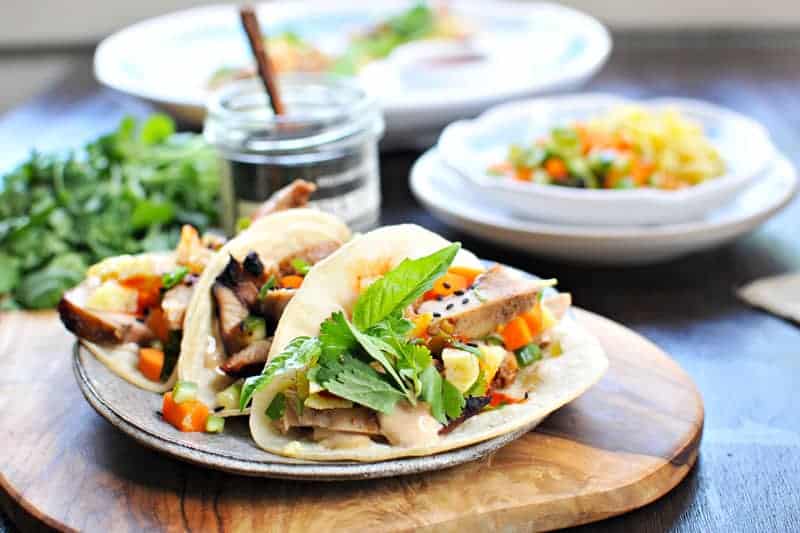 lemongrass chicken + tamago banh mi tacos with five spice mayo (via thepigandquill.com) #tacos #asian #recipe