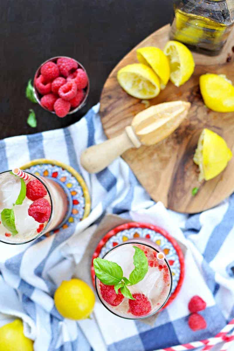 raspberry basil gingerade fizz recipe (via thepigandquill.com) #drinkthesummer #summer #mocktail #recipe