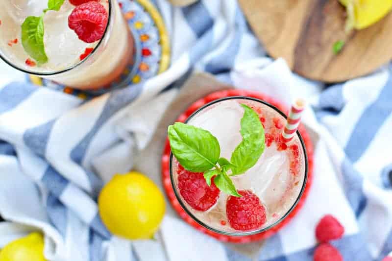 raspberry basil gingerade fizz recipe (via thepigandquill.com) #drinkthesummer #summer #mocktail #recipe