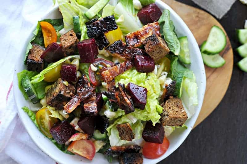 Ultimate Summer BLT Bowls - with BBQ bacon, sweet corn, pickled beets, rye croutons, raspberry-dijon dressing and more! (via thepigandquill.com) | #salad #summer #bacon #blt