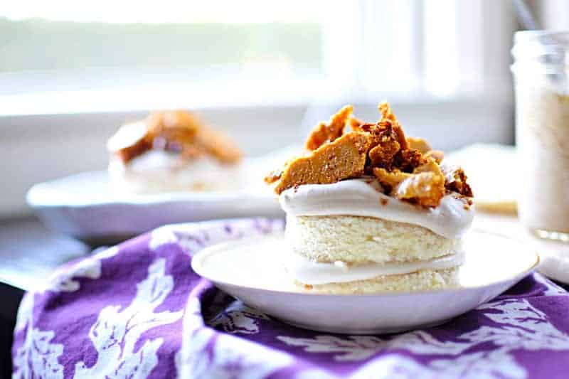 Mini Coffee Crunch Cakes recipe (via thepigandquill.com) Chiffon cake layered with coffee coconut cream coffee crunch honeycomb | #cake #coffee #recipe #desserts #dairyfree 