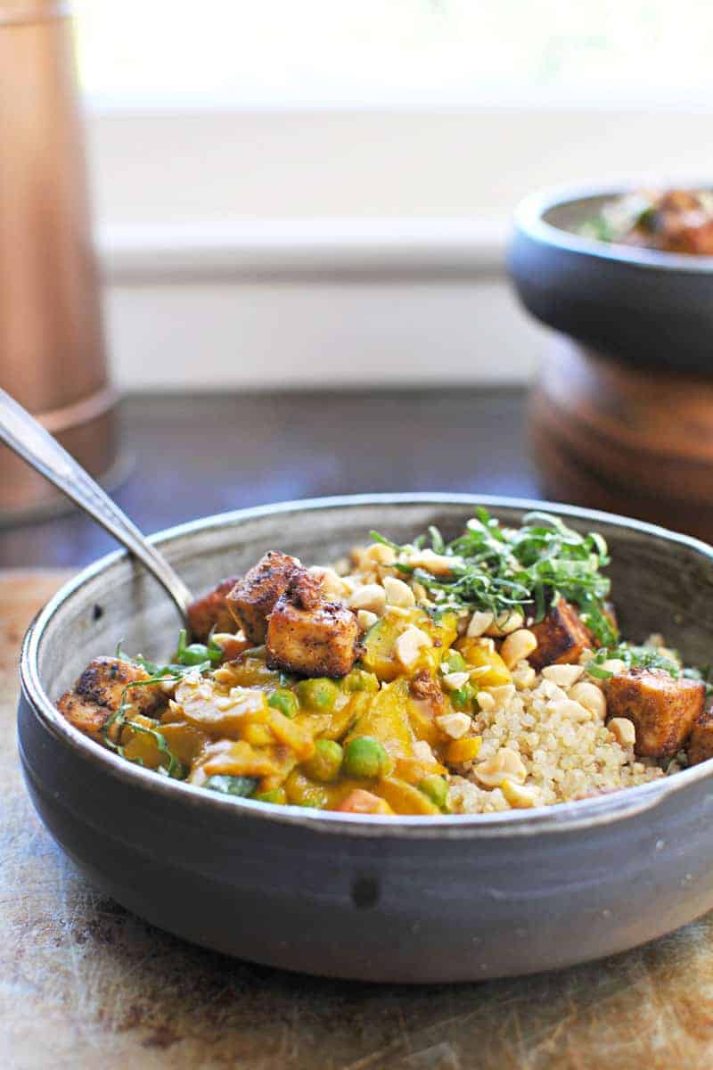 pumpkin curry with peanuts, peas + crispy spice-crusted tofu recipe (via thepigandquill.com) #fall #glutenfree #vegan #dinner