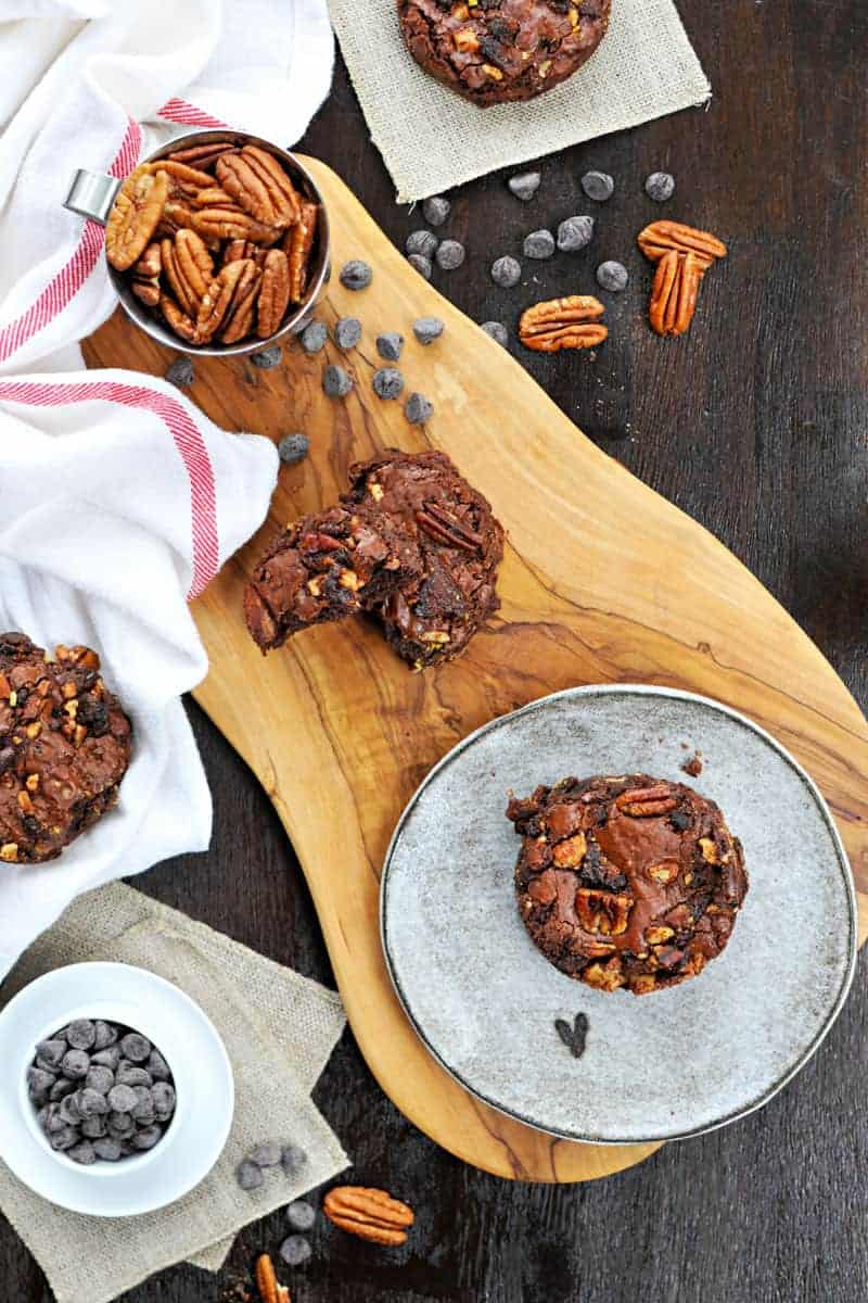 olive oil brownies with candied bacon + pecans (via thepigandquill.com) #chocolate #baking #dairyfree