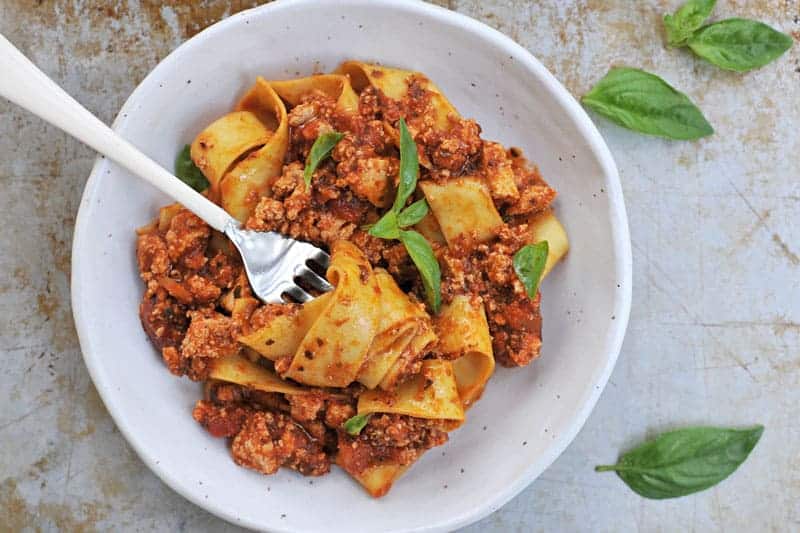 fennel spiced tofu bolognese // fauxlognese recipe (via thepigandquill.com) #vegan #fall #pasta