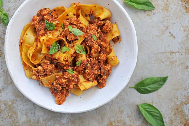 fennel spiced tofu bolognese // fauxlognese recipe (via thepigandquill.com) #vegan #fall #pasta