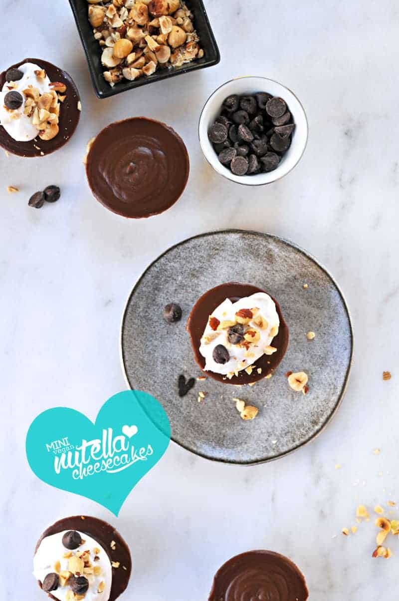 No-Bake Mini Vegan Nutella Cheesecakes recipe (via the pigandquill.com) #dessert #chocolate #valentinesday #dairyfree