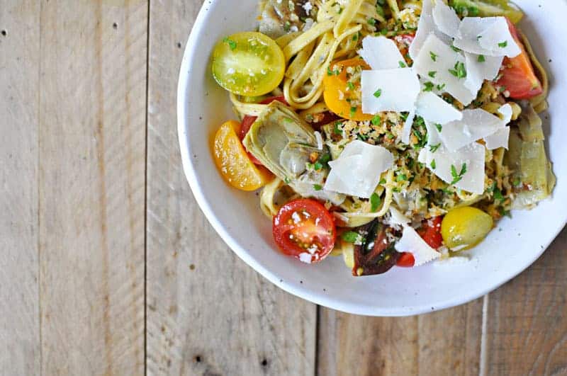 Grilled Artichoke and Cherry Tomato Pasta with Parm, Parsley + Garlic Toast Crumbs from @thepigandquill | via thepigandquill.com | #summer #vegetarian #brunch
