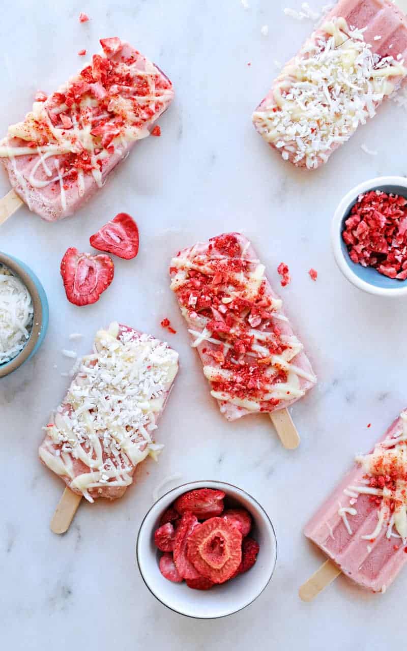 #PinkDrink Popsicles for #popsicleweek! // strawberry + green tea + coconut milk + white chocolate (via thepigandquill.com)