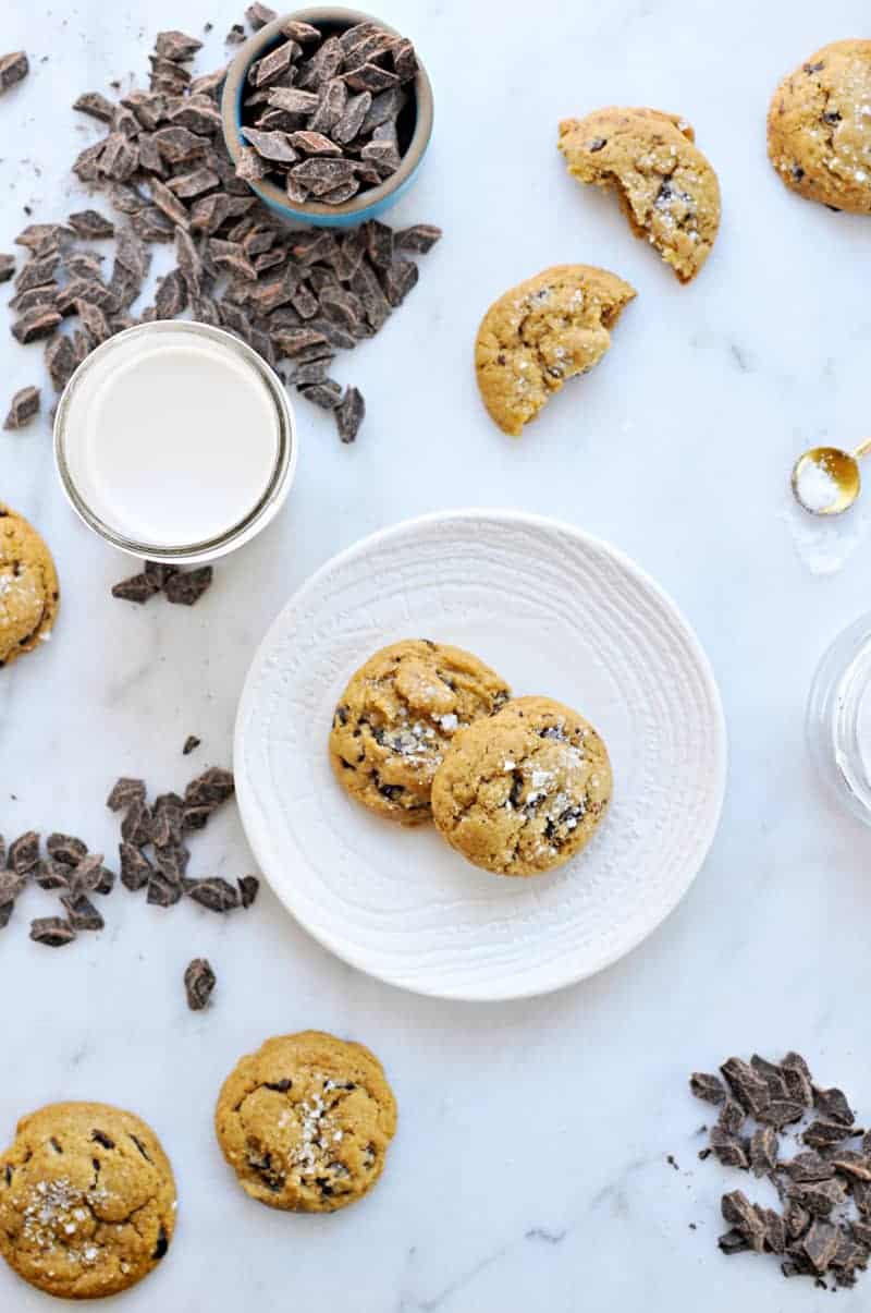 (You'll Never Guess They're) Vegan Chocolate Chip Cookies (via thepigandquill.com) #baking #dairyfree #eggfree