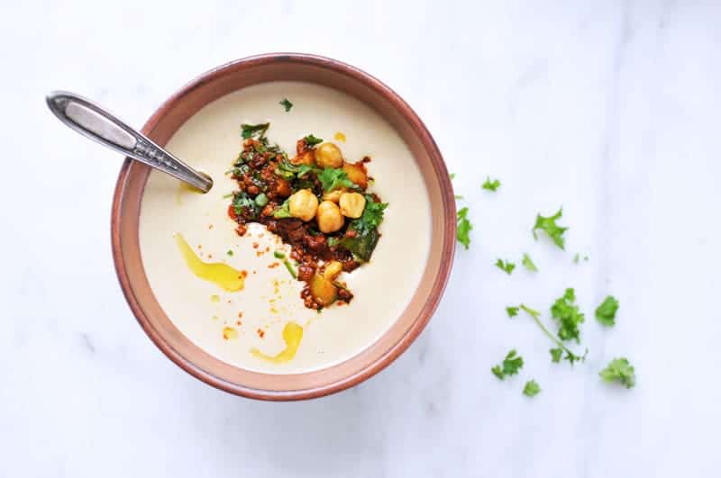 Creamy Hummus Soup with Crispy Soyrizo Gremolata (Vegan) (via thepigandquill.com)