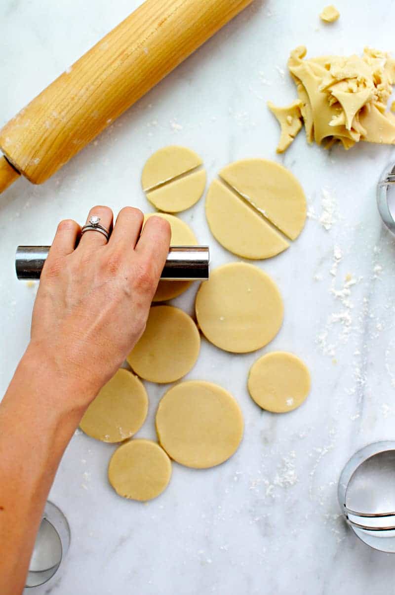 4-Ingredient Rolled (Citrus!) Sugar Cookies recipe via thepigandquill.com #eggfree #baking #lemon #dessert