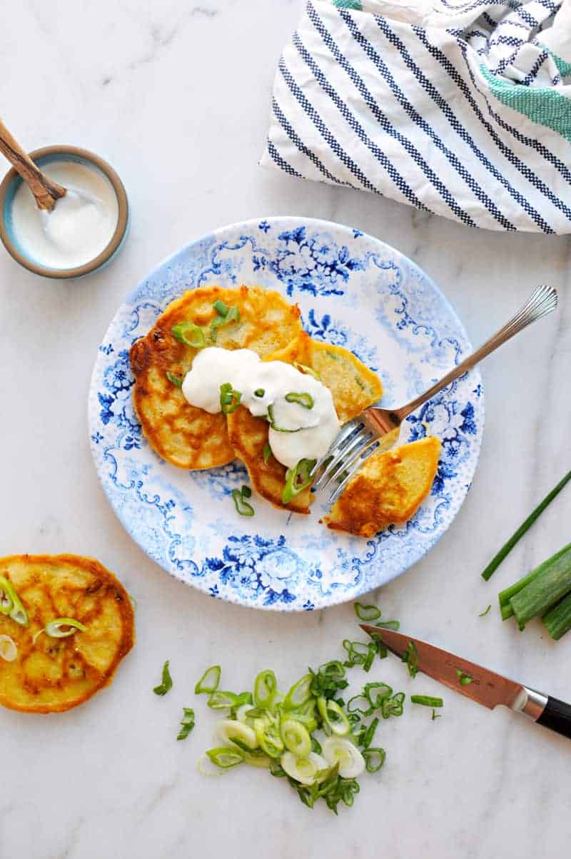 Cheesy Corn + Scallion Cakes with Maple Yogurt recipe (via thepigandquill.com) #breakfast #brunch #toddlerfood