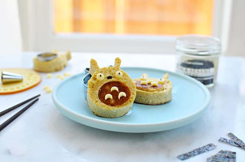 Rice Cooker Tamagoyaki Totoros (via thepigandquill.com) #breakfast #toddlereats #bakedeggs #totoroweek