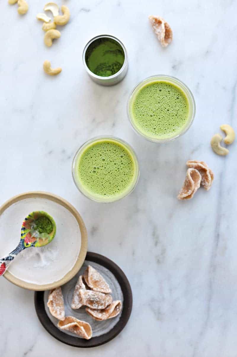 Creamy Cashew-Maple Matcha Lattes (Vegan) via thepigandquill.com #dairyfree #greentea