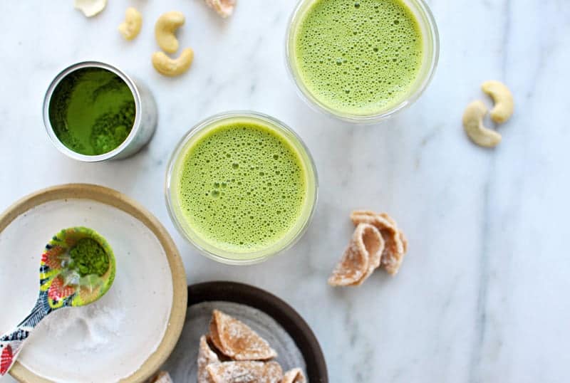 Creamy Cashew-Maple Matcha Lattes (Vegan) via thepigandquill.com #dairyfree #greentea