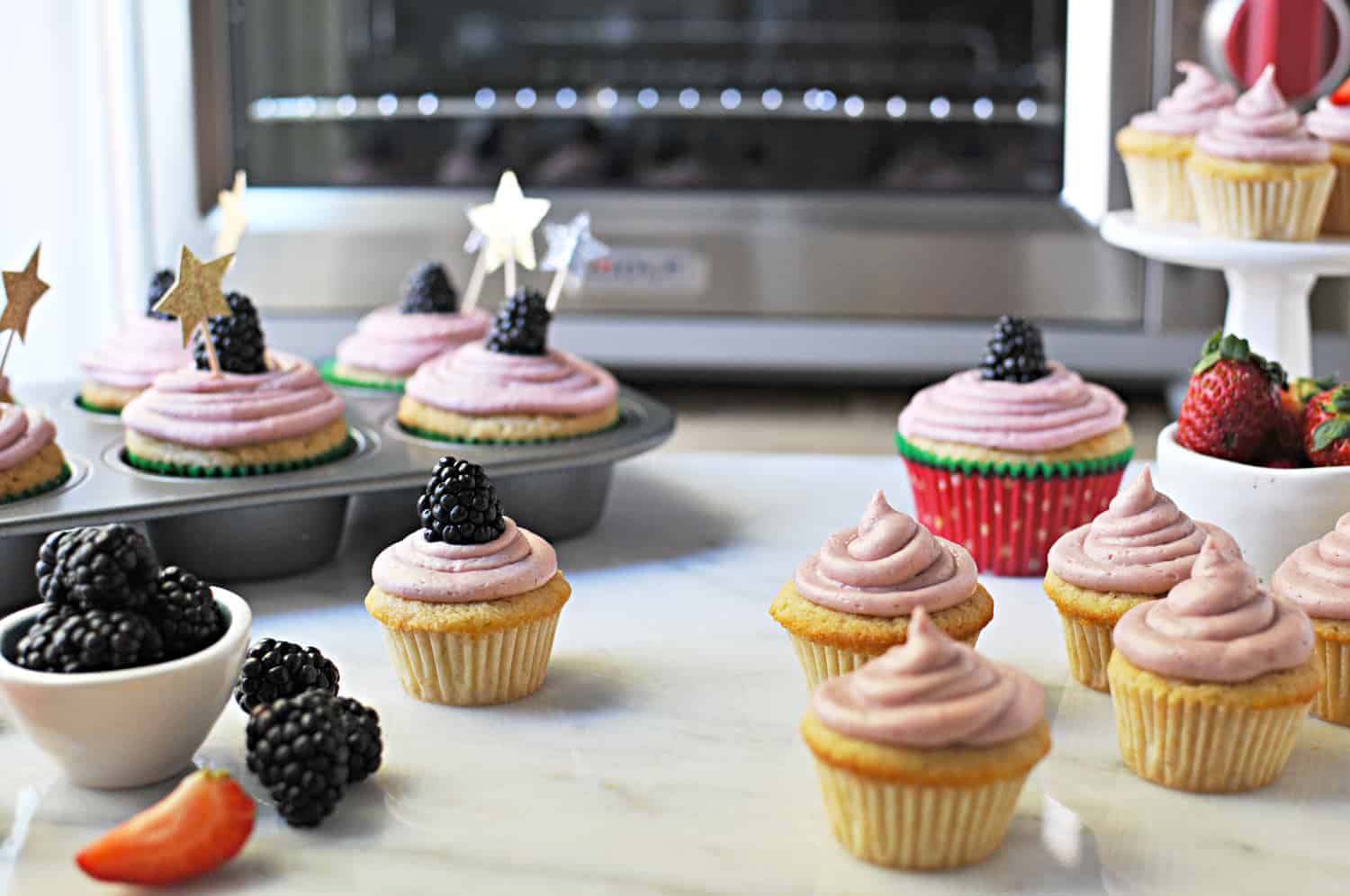 Vanilla Cream Cheese Cupcakes with Blackberry Lemon Buttercream recipe (via the pigandquill.com) #dessert #baking