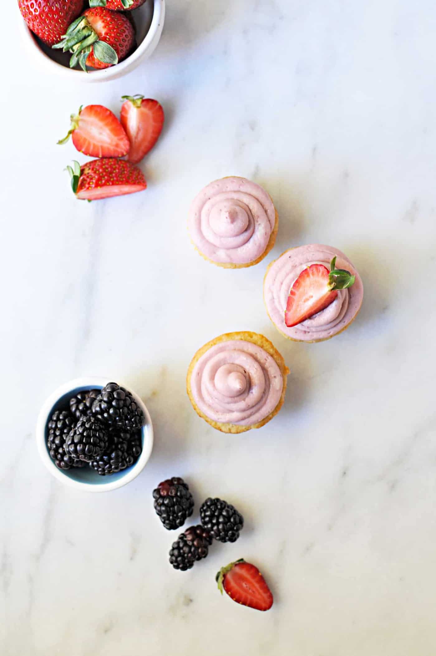 Vanilla Cream Cheese Cupcakes with Blackberry Lemon Buttercream recipe (via the pigandquill.com) #dessert #baking