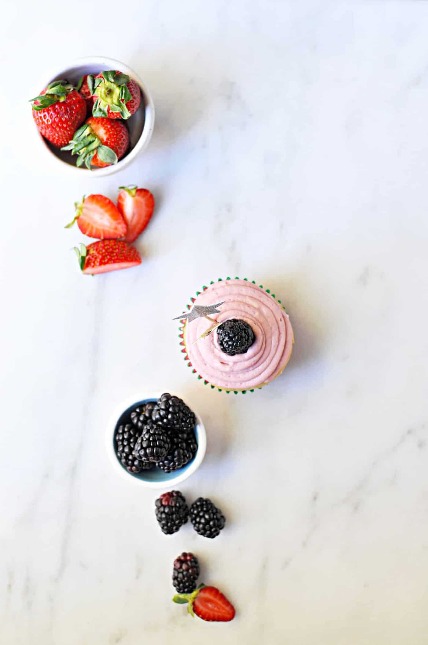 Vanilla Cream Cheese Cupcakes with Blackberry Lemon Buttercream recipe (via the pigandquill.com) #dessert #baking