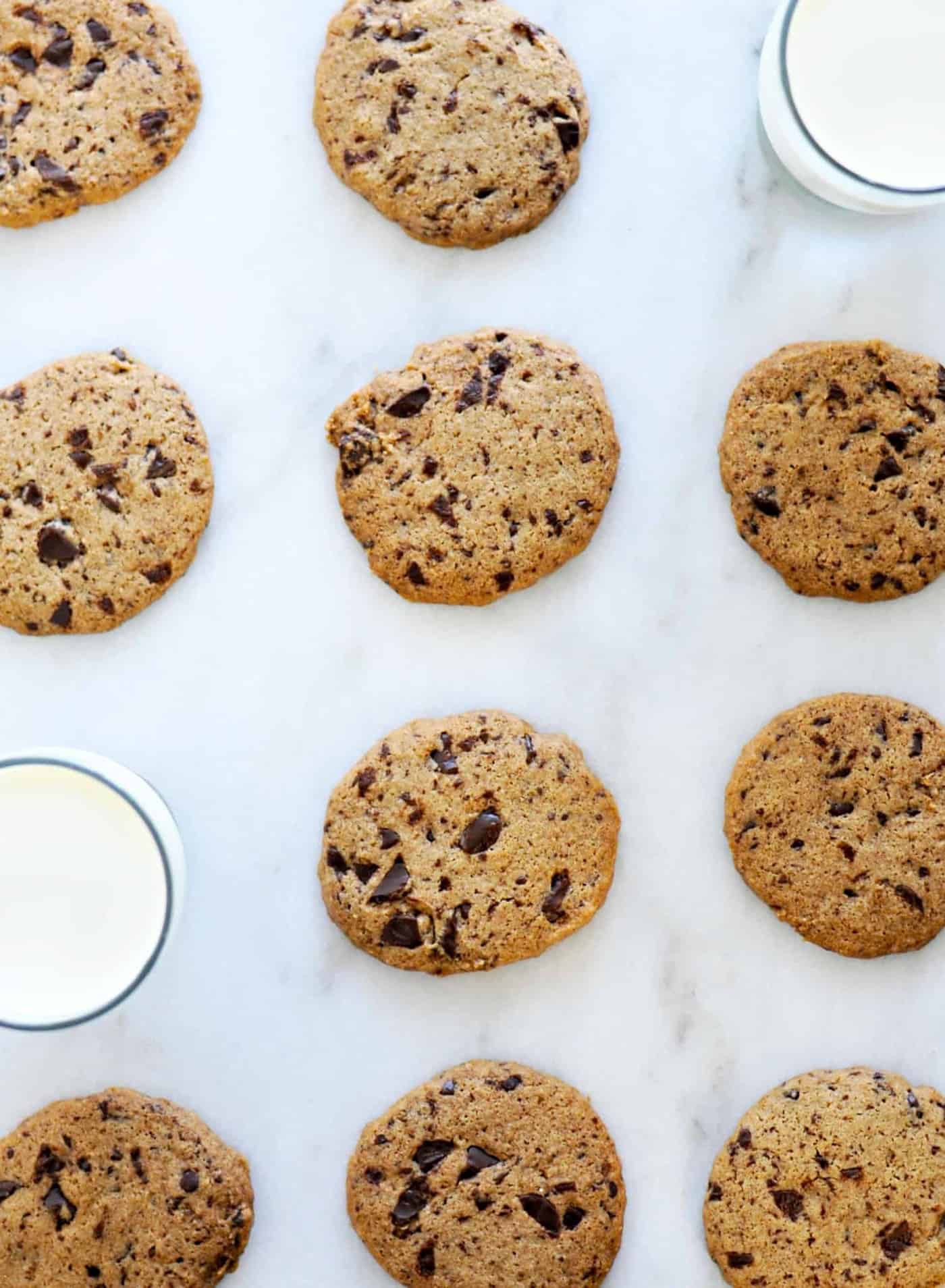 Chocolate Chip Cookie Crisps (via thepigandquill.com) #vegan #glutenfree #baking #dessert