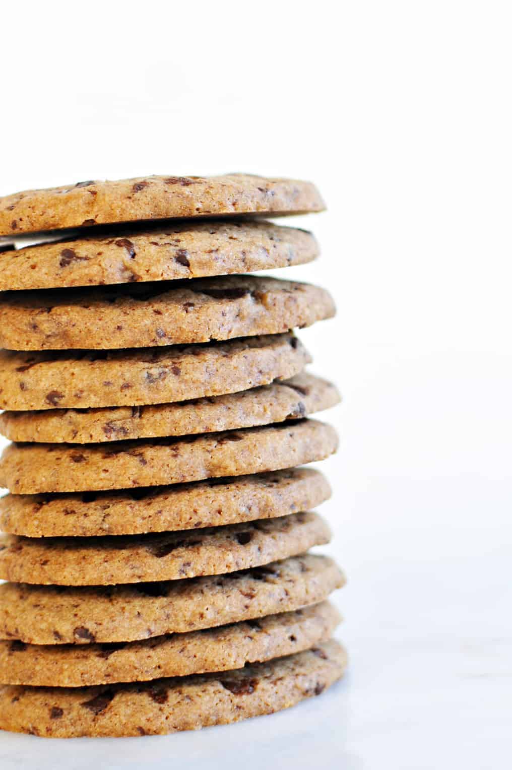 Chocolate Chip Cookie Crisps (via thepigandquill.com) #vegan #glutenfree #baking #dessert