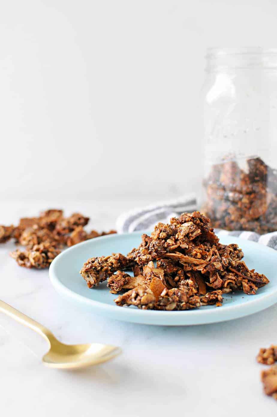 Oat-Free Coconut Almond Granola Recipe | Grain-Free + Vegan (via thepigandquill.com) #breakfast #mealprep