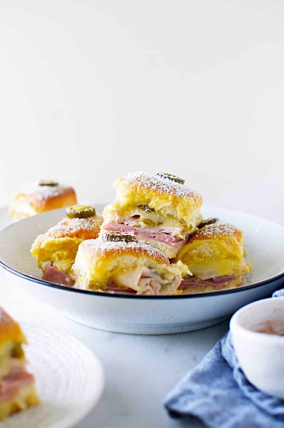 Baked Jalapeño Monte Cristo Sliders recipe (via thepigandquill.com) #turkeysandwich #thanksgivingleftovers #holidayrecipe #spicy