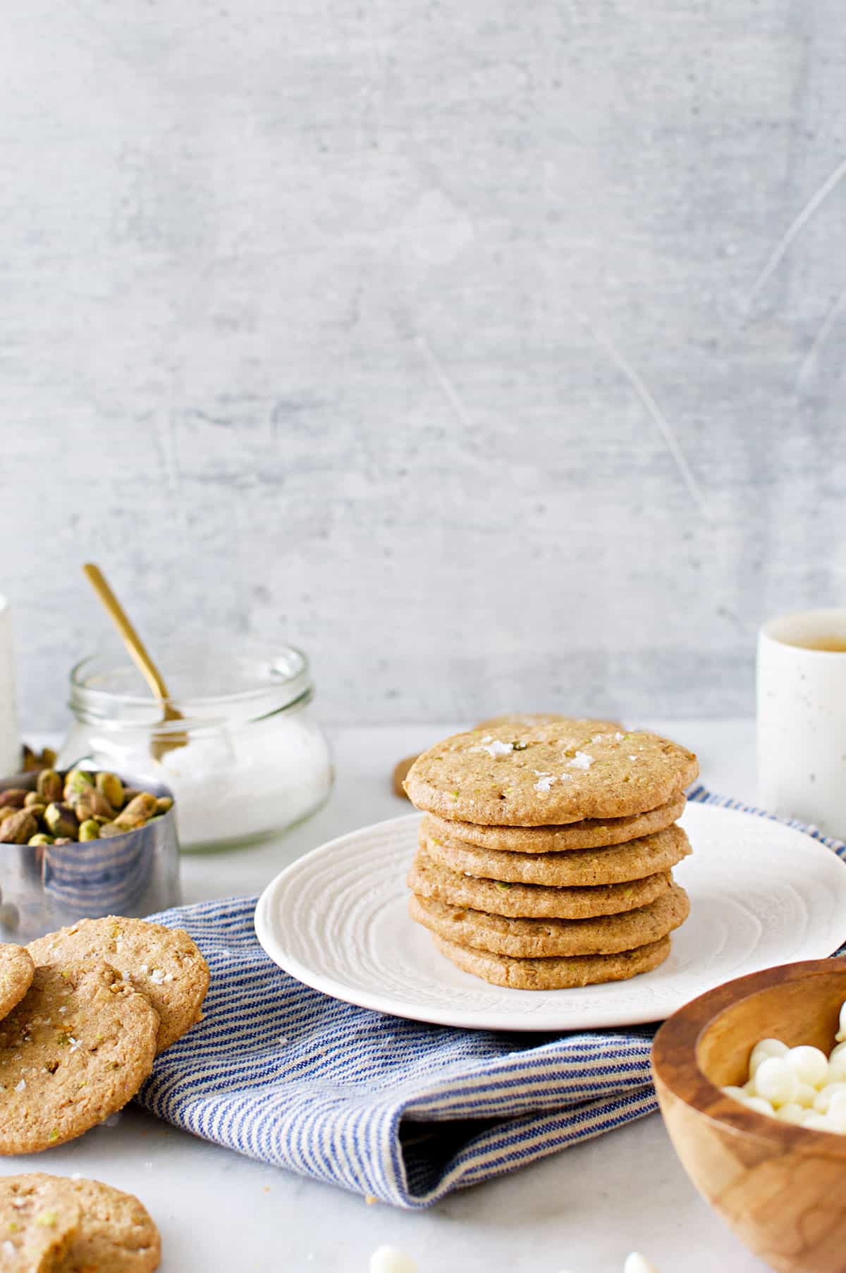 White Chocolate Pistachio Cookie Crisps recipe - egg-free, gluten-free white chocolate cookies studded with salty pistachios. Positively addictive! (via thepigandquill.com) #sweets #dessert #baking