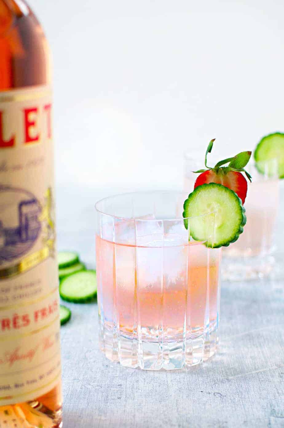 The Lillet® Spritz recipe (via thepigandquill.com) -- the perfect not-too-boozy classic cocktail for outdoor entertaining and springtime brunches!