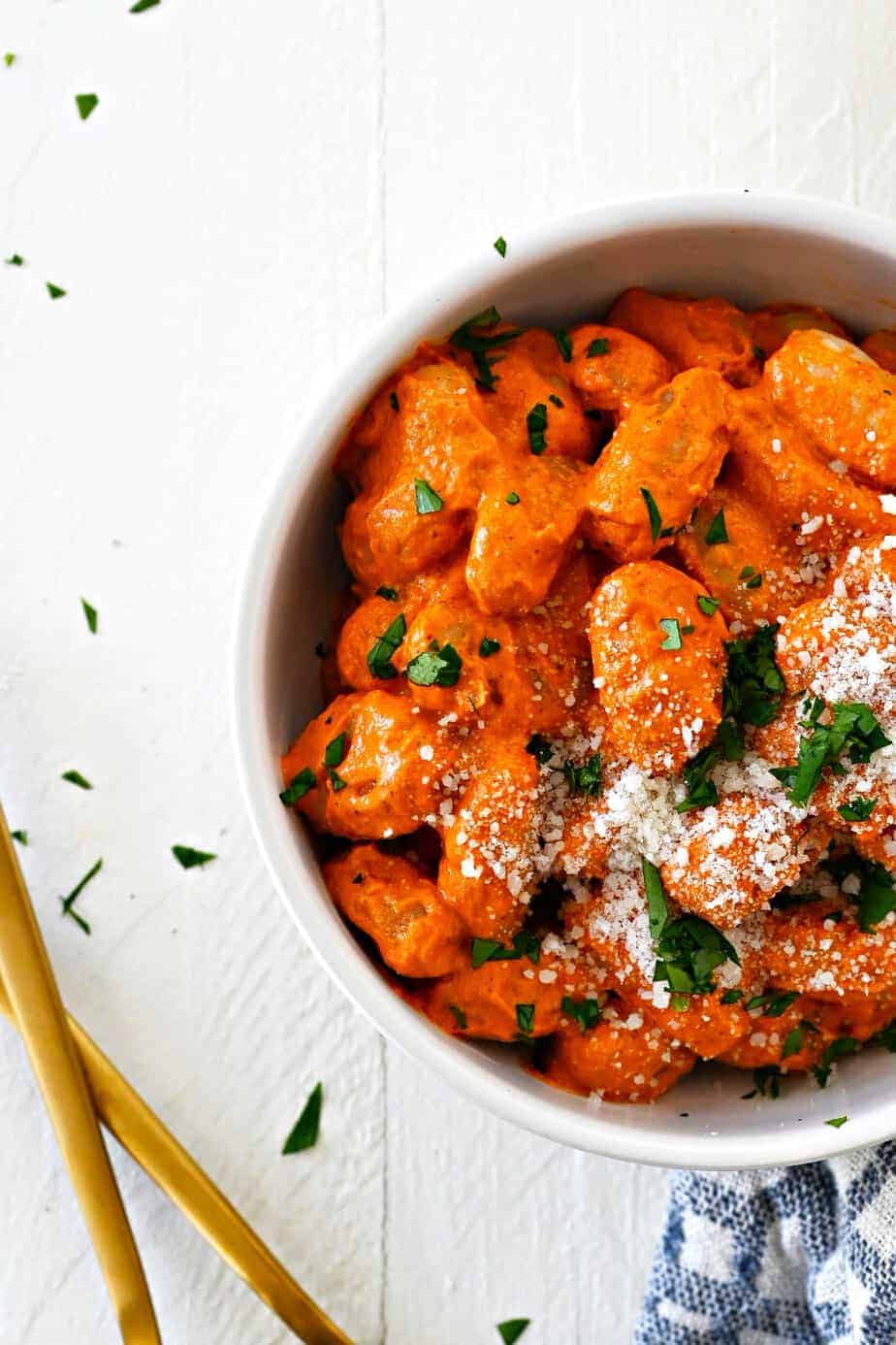 Gnocchi with Easy Romesco Sauce (Vegan-Optional) via thepigandquill.com #lunchboxidea #mealplan #dinner