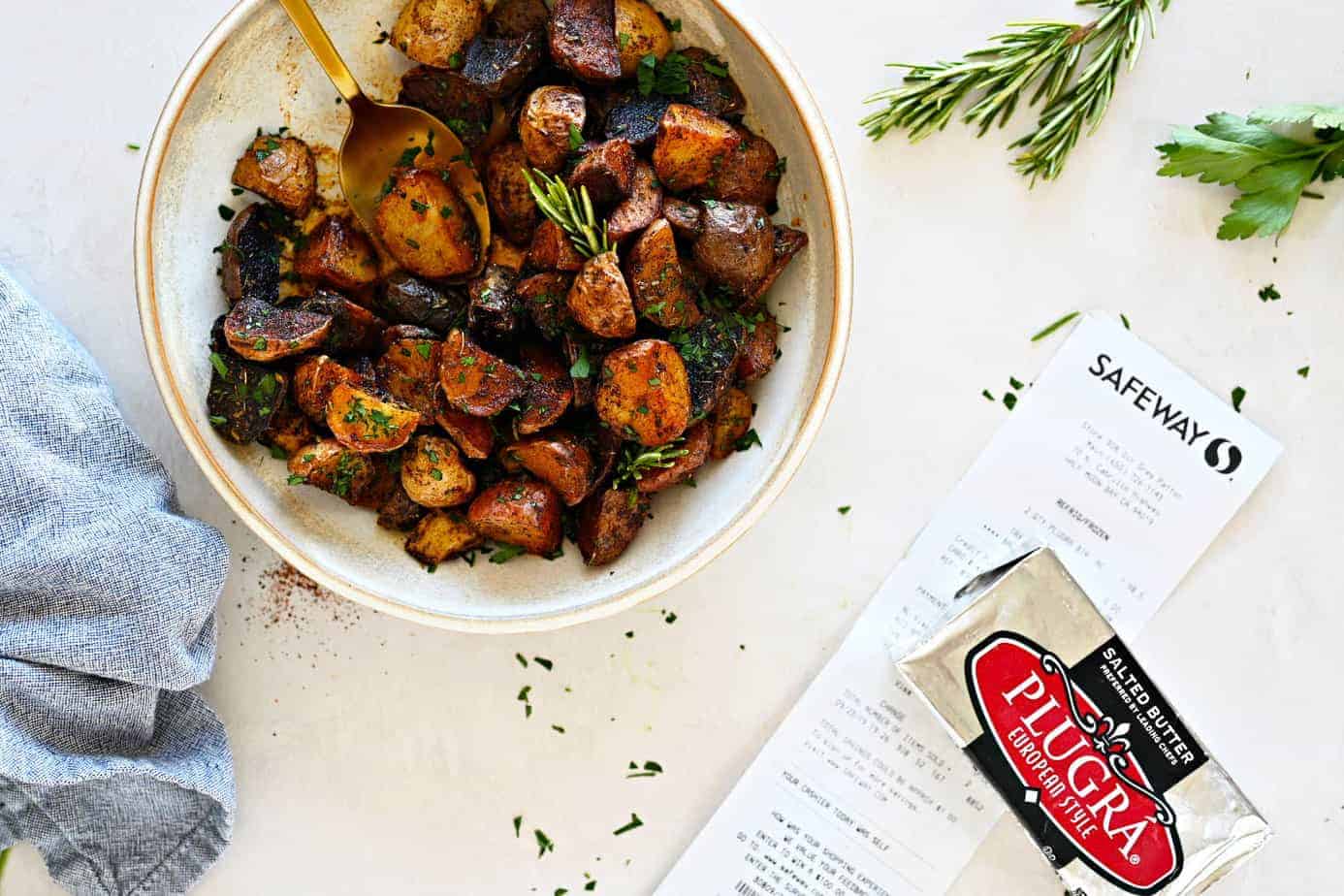 Chili Butter Braised Crispy Pan Roasted Potatoes recipe (via thepigandquill) #holidayrecipe #thanksgiving #dinner #glutenfree #vegetarian 