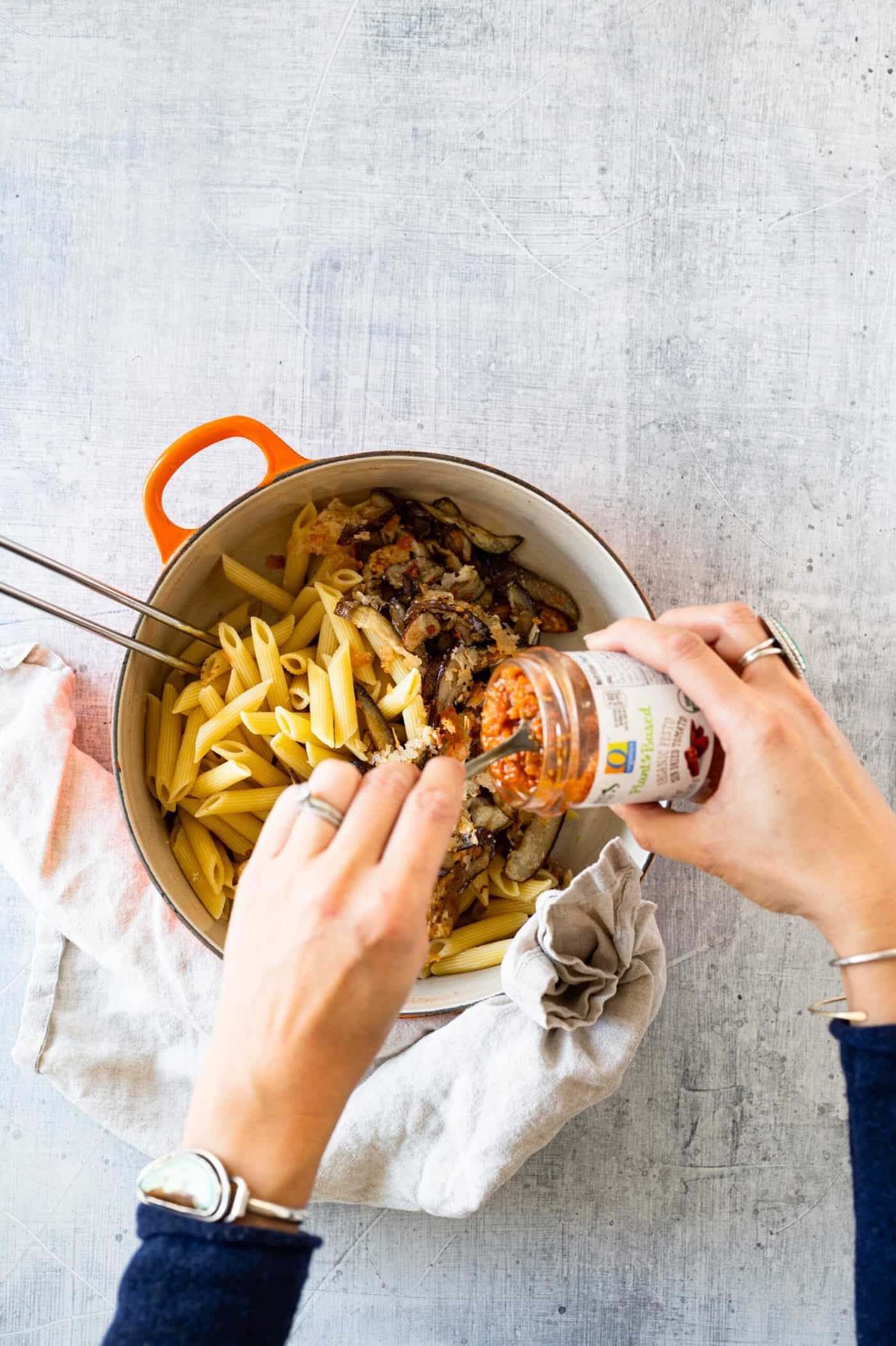 Easy Eggplant Parmesan Pasta recipe via thepigandquill #vegetarian #weeknightmeal #vegan #dinner