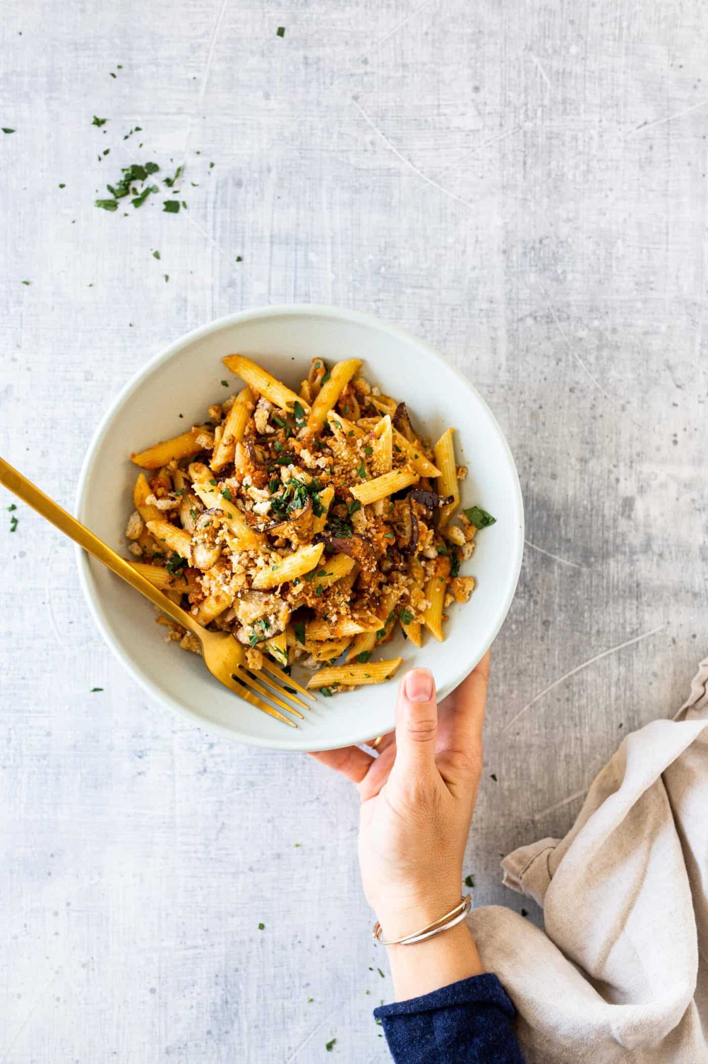 Easy Eggplant Parmesan Pasta recipe via thepigandquill #vegetarian #weeknightmeal #vegan #dinner