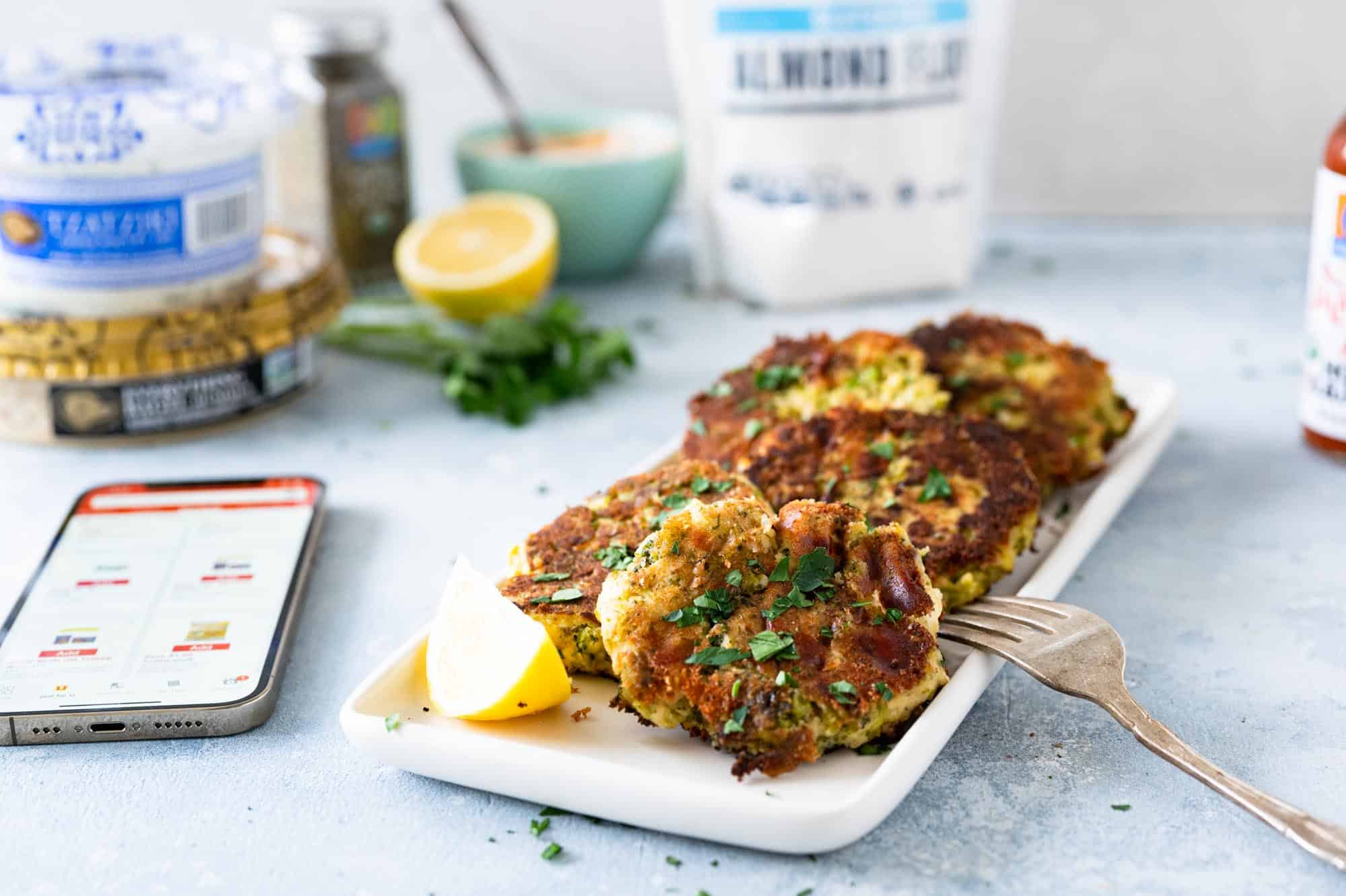 Gluten-Free Hummus Feta and Broccoli Fritters (via thepigandquill.com) #gameday #snack #vegetarian #lunchbox